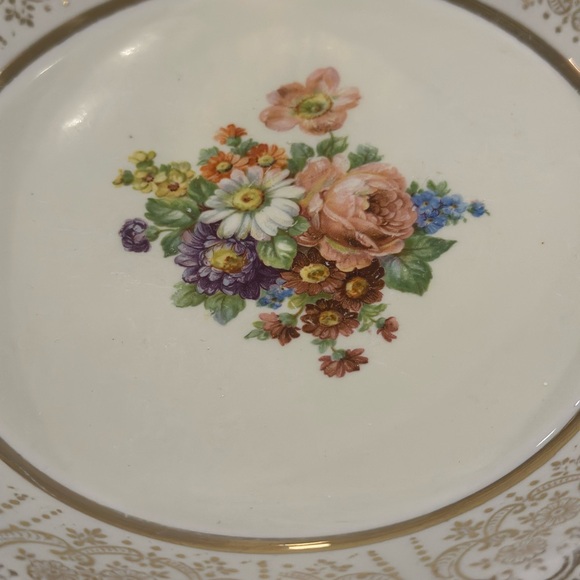 10” Antique Clear Floral China Bowl 22 Carat Gold Trim Beautiful Condition! - Picture 5 of 11